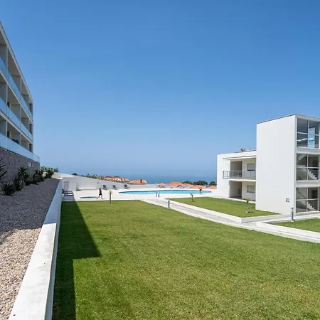 Private Condominium, Pool, Tennis & Sea View By Silver Prop 나자레