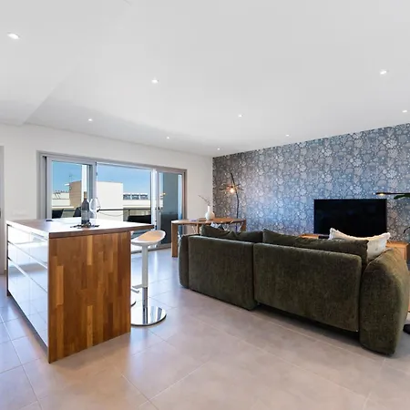 Private Condominium, Pool, Tennis & Sea View By Silver Prop 나자레